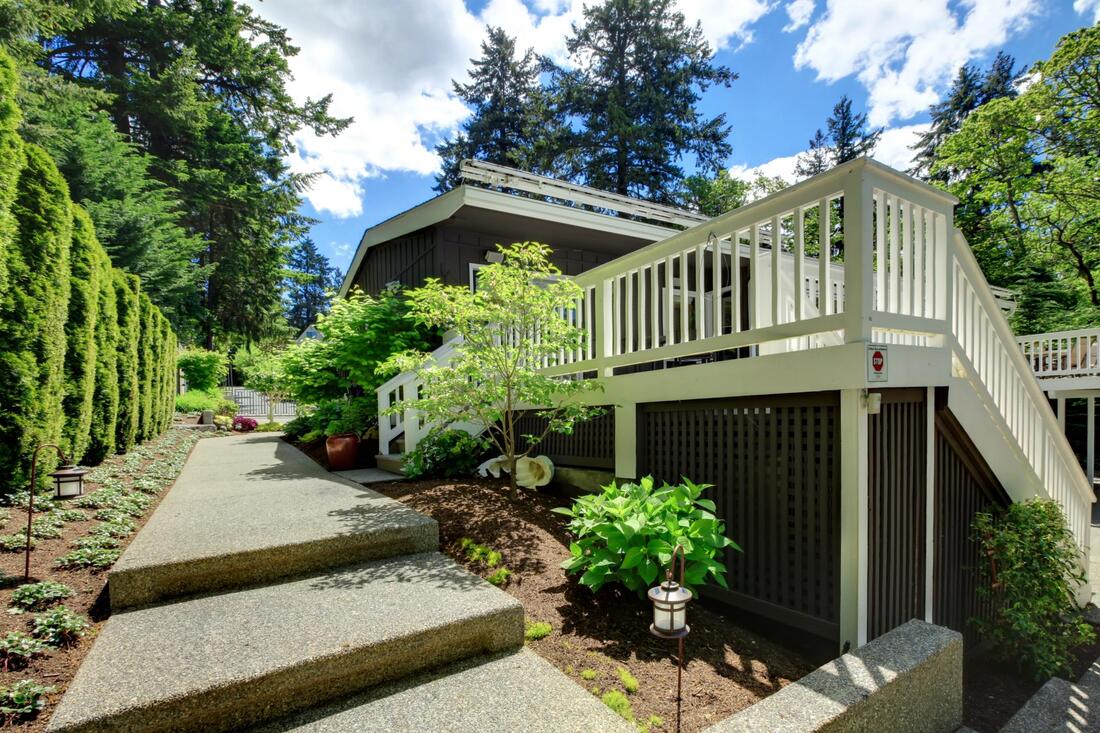 professional outdoor living services contractor 